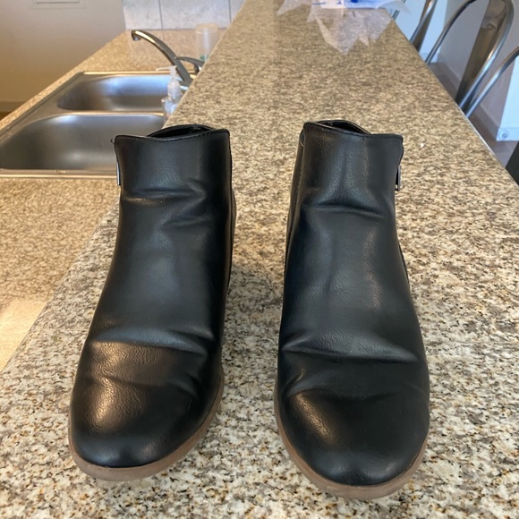 American Eagle Booties - Picture 3 of 4